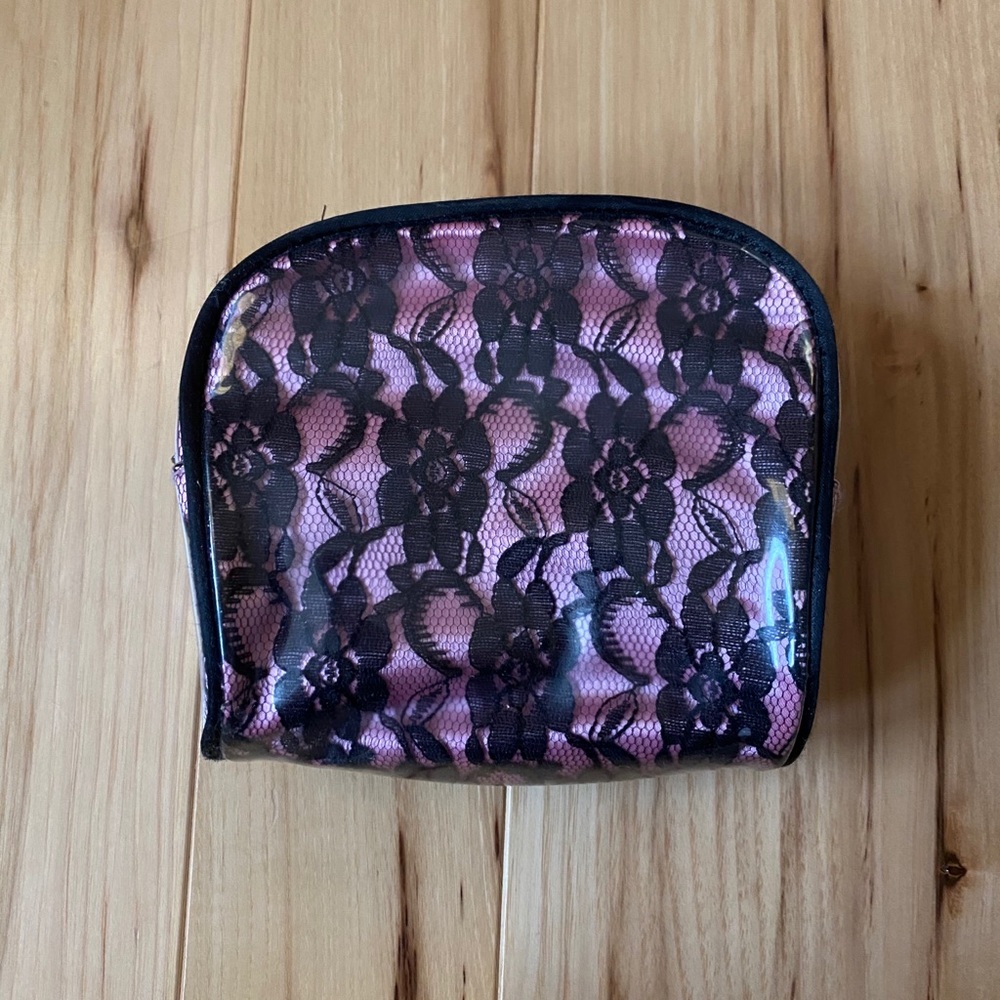 LACE TRAVEL BAG